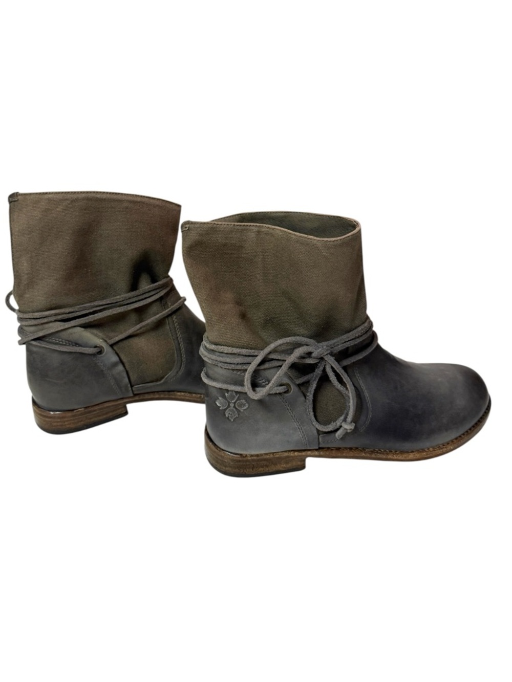 Patricia Nash Sabbia Grey Leather Canvas Wrap Ankle Moto Boots, Size 9